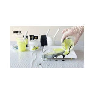 Жидкий акриловый медиум для текучих техник Solo Goya "Pouring-Fluid" 150 мл