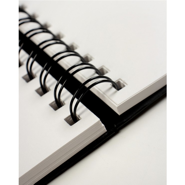 Блокнот для зарисовок на спирали Fabriano "Drawing book" 15x15см, 60л, 160гр/м² мелкозернистая (43211515)