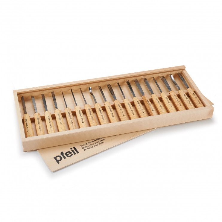Набор из 18 стамесок компактных Pfeil "D18" в деревянном футляре 