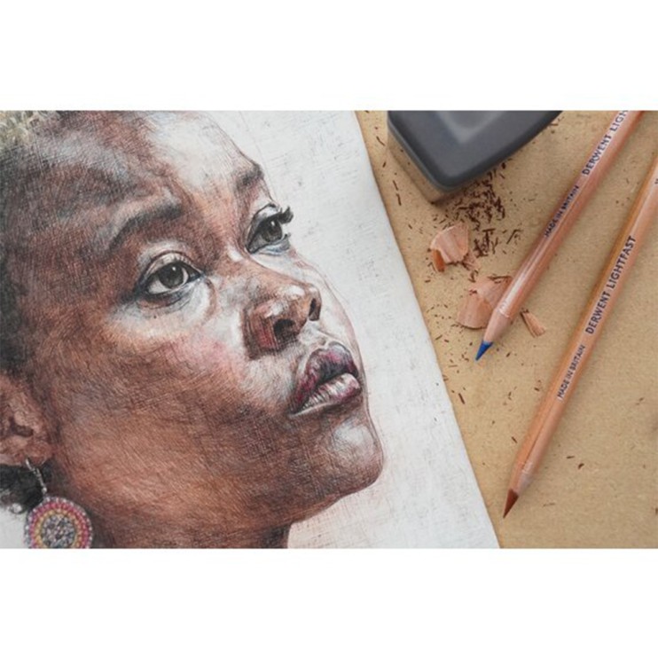 Набор цветных карандашей Derwent "Lightfast" 72 цвета в металлической упаковке (2302722)