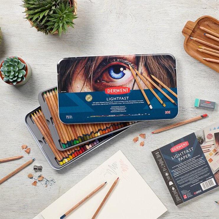 Набор цветных карандашей Derwent "Lightfast" 72 цвета в металлической упаковке (2302722)